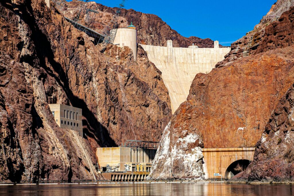 Hydroelectric power plant in Nevada surrounded by dry land. — energy shortages water supply Nevada