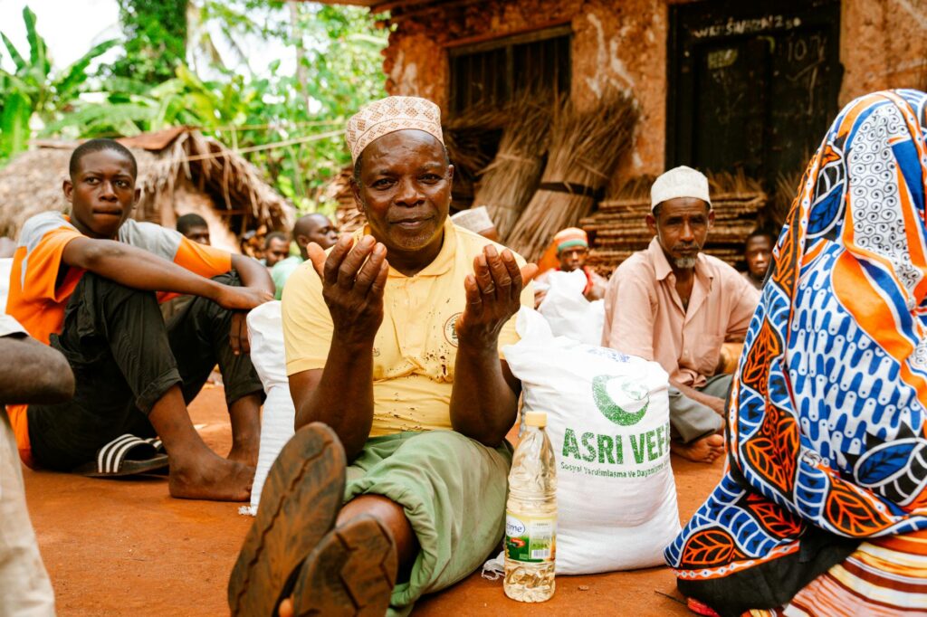 Photo of Paul interacting with local voters, emphasizing grassroots support. — Paul For Nevada 2026 elections