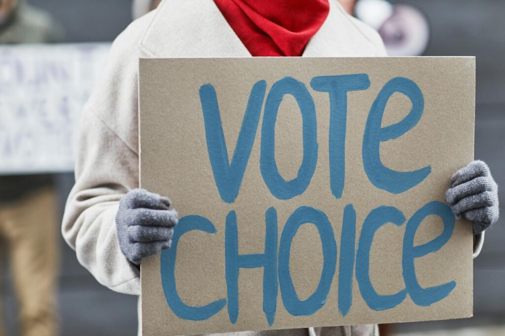 A visual depicting the importance of grassroots engagement in political campaigns. — Paul For Nevada campaign strategies