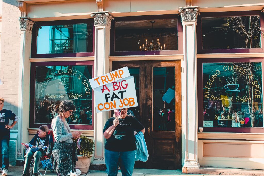A community meeting where residents are voicing their opinions on economic policies. — Paul For Nevada local economy impact