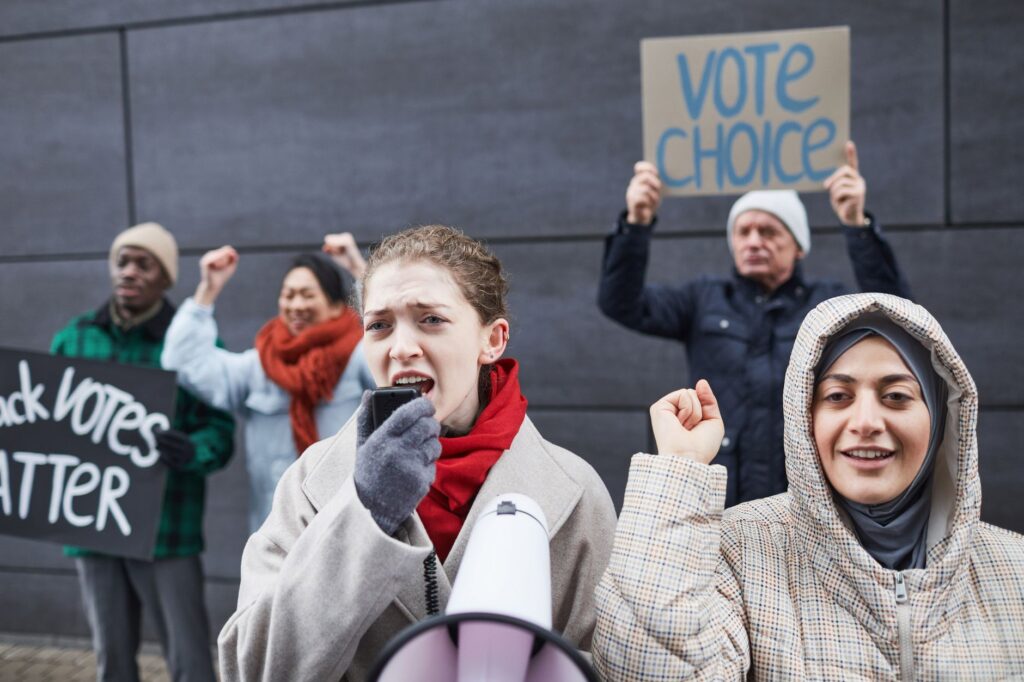 Photo of a diverse group of Nevadans voting, emphasizing community involvement. — Paul For Nevada voter information